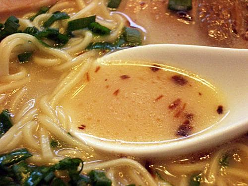 大特人気　うまかよー　鹿児島黒豚 とんこつラーメン焦がしネギ入り　おすすめ　旨い