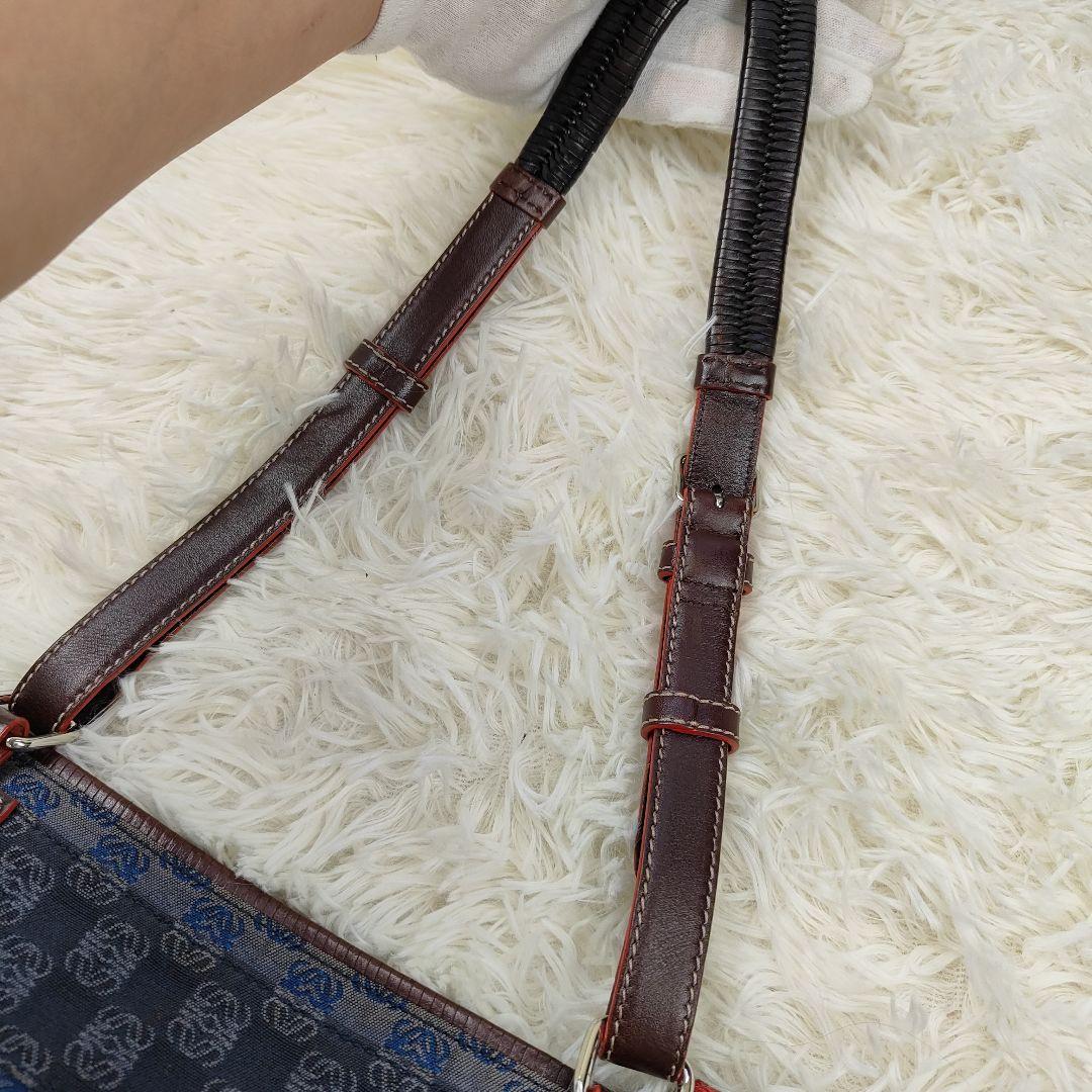 LOEWE　ショルダーバッグ　キャンバス　アナグラム　リピート　キャンバス　革