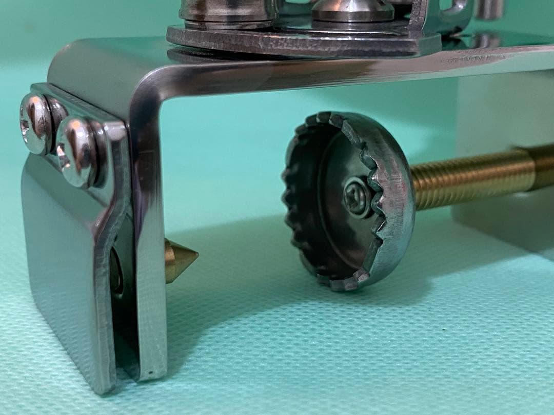 新品未使用、ヘラブナ用金属万力、ヘラ万力、砲台スノーピーク ダイワ竿受け へら