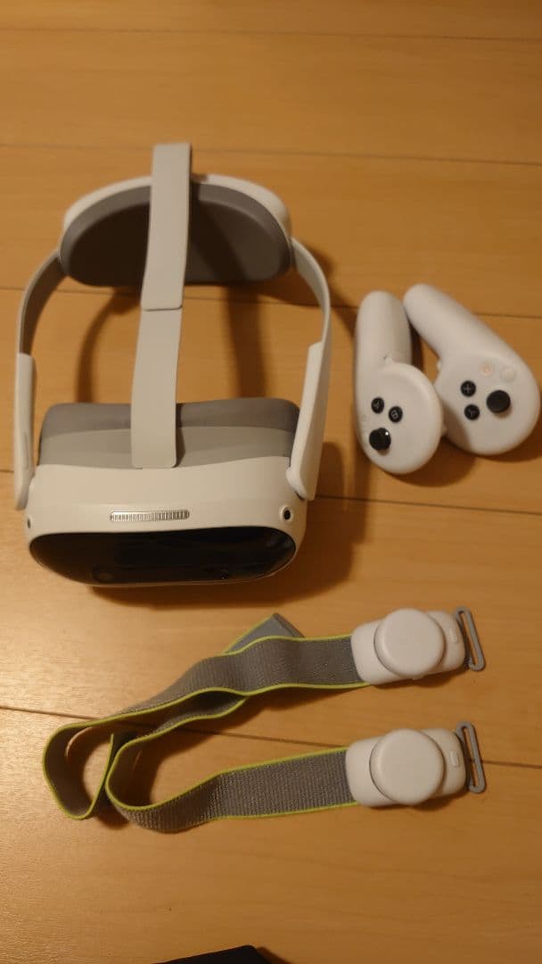 PICO4 Ultra256GB+コントローラ2本+モーショントラッカー2個