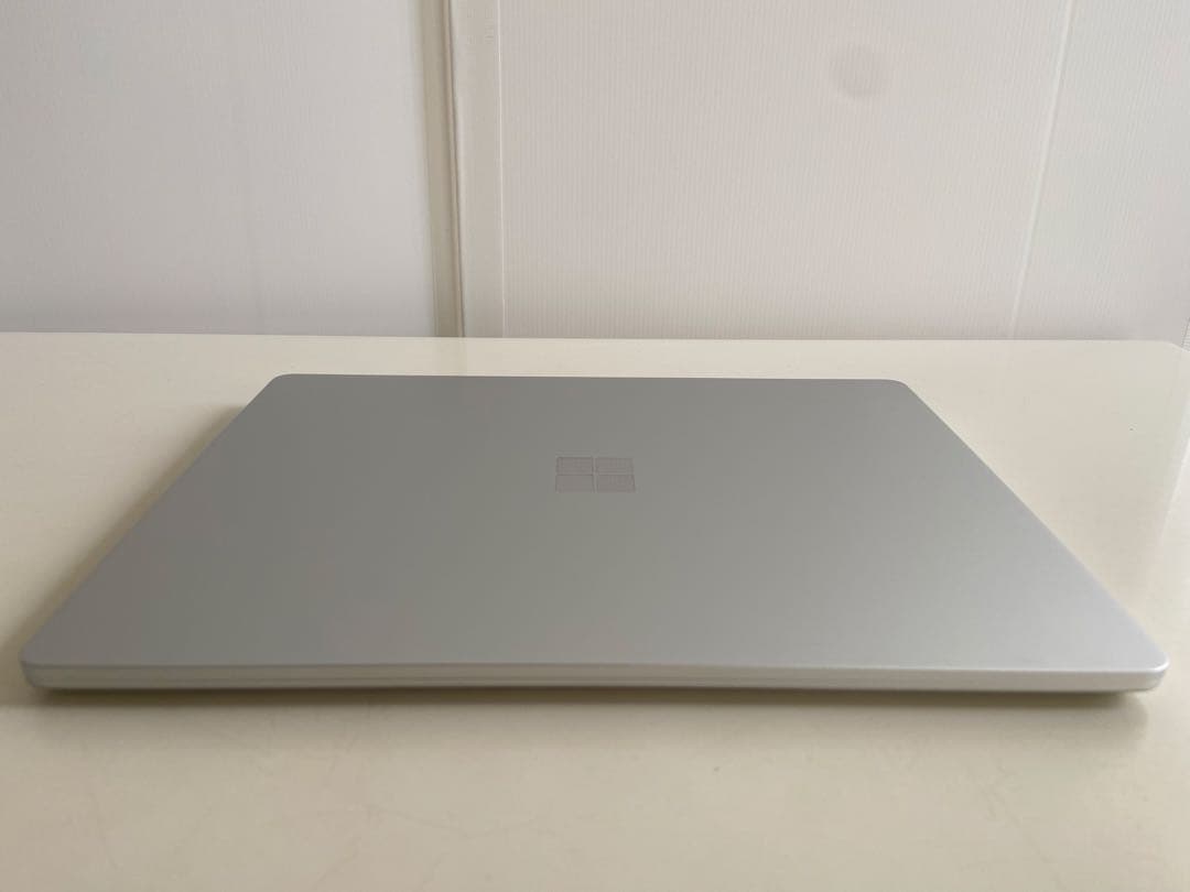 美品Surface Laptop Go（i5/8GB/128GB/Office）