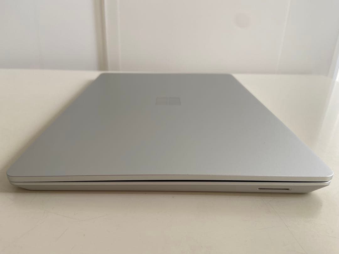 美品Surface Laptop Go（i5/8GB/128GB/Office）