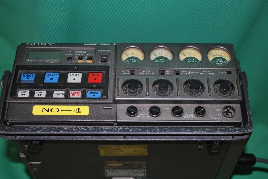 ソニー放送用SPポータブルレコーダーBVW-35ジャンク品の出品です。