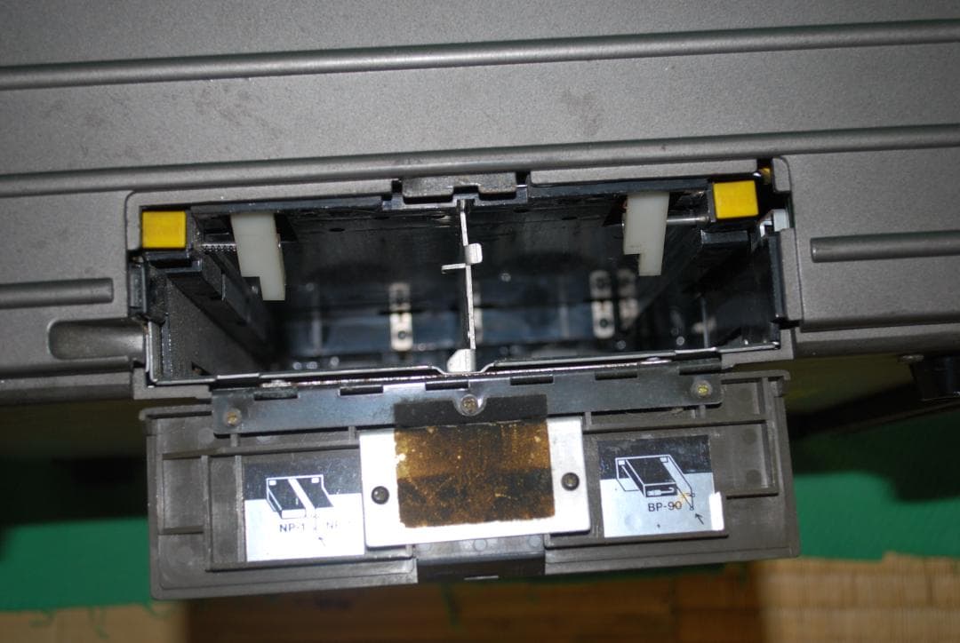 ソニー放送用SPポータブルレコーダーBVW-35ジャンク品の出品です。