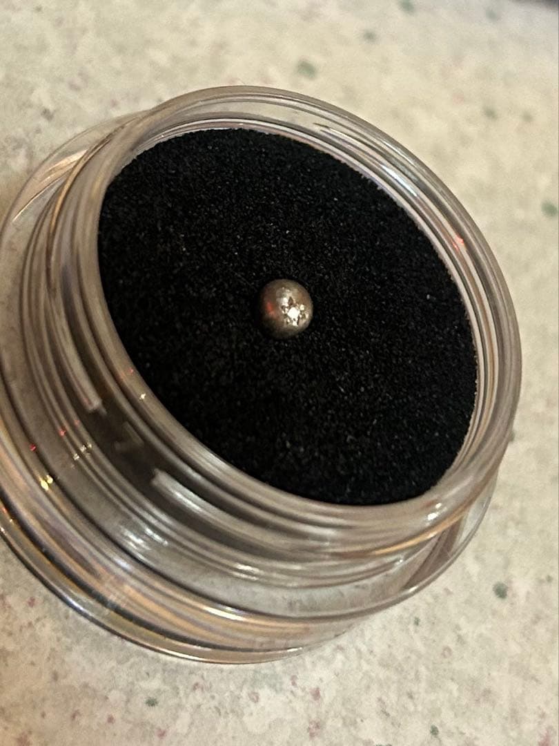 ピコレット プラチナ ダイヤモンド ボール型ピアス