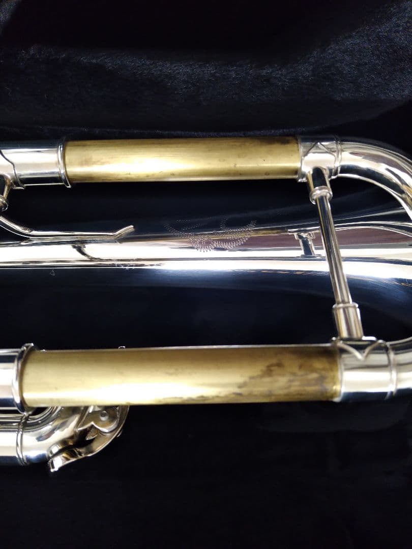 トランペット BACH　ケース・マウスピース・教本付き