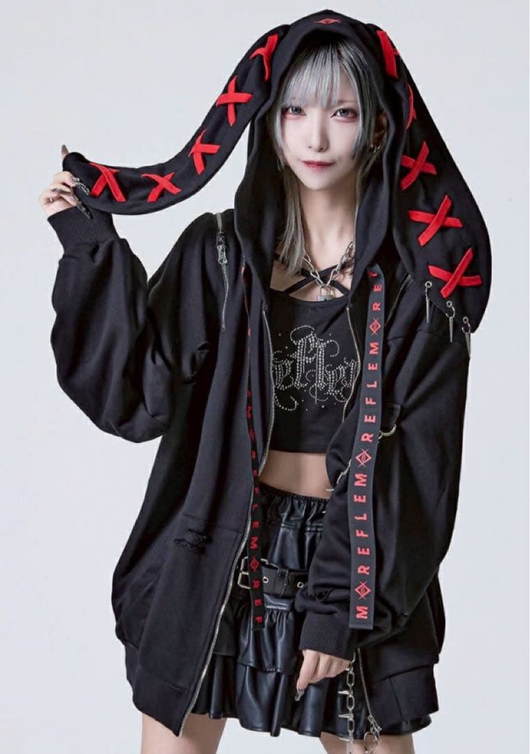 レフレム うさ耳チェーン付ジップパーカー ブラック×レッド