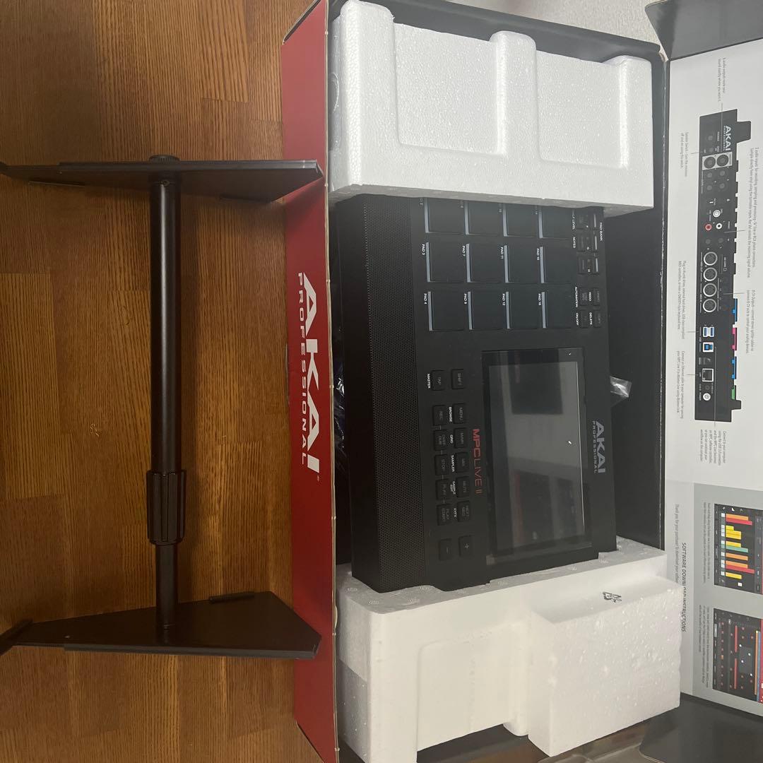 Mpc live 2 スタンド　midiキーボード付き