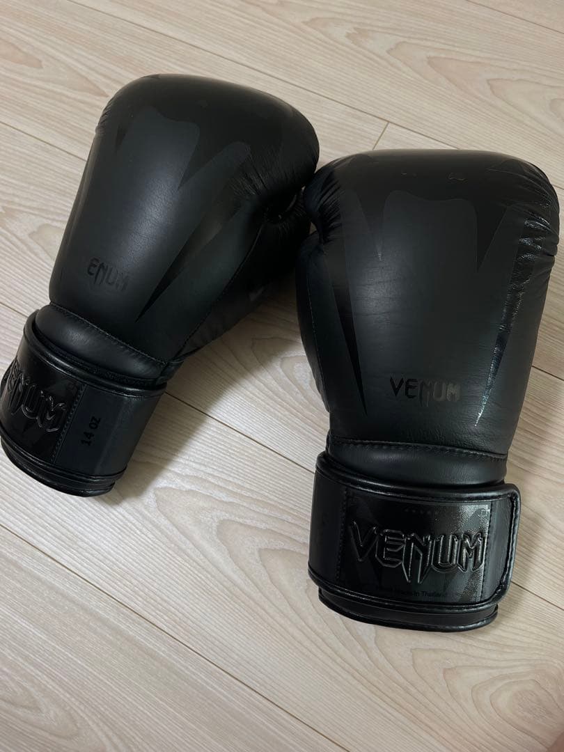 Venum Giant 3.0 グローブ 14onz