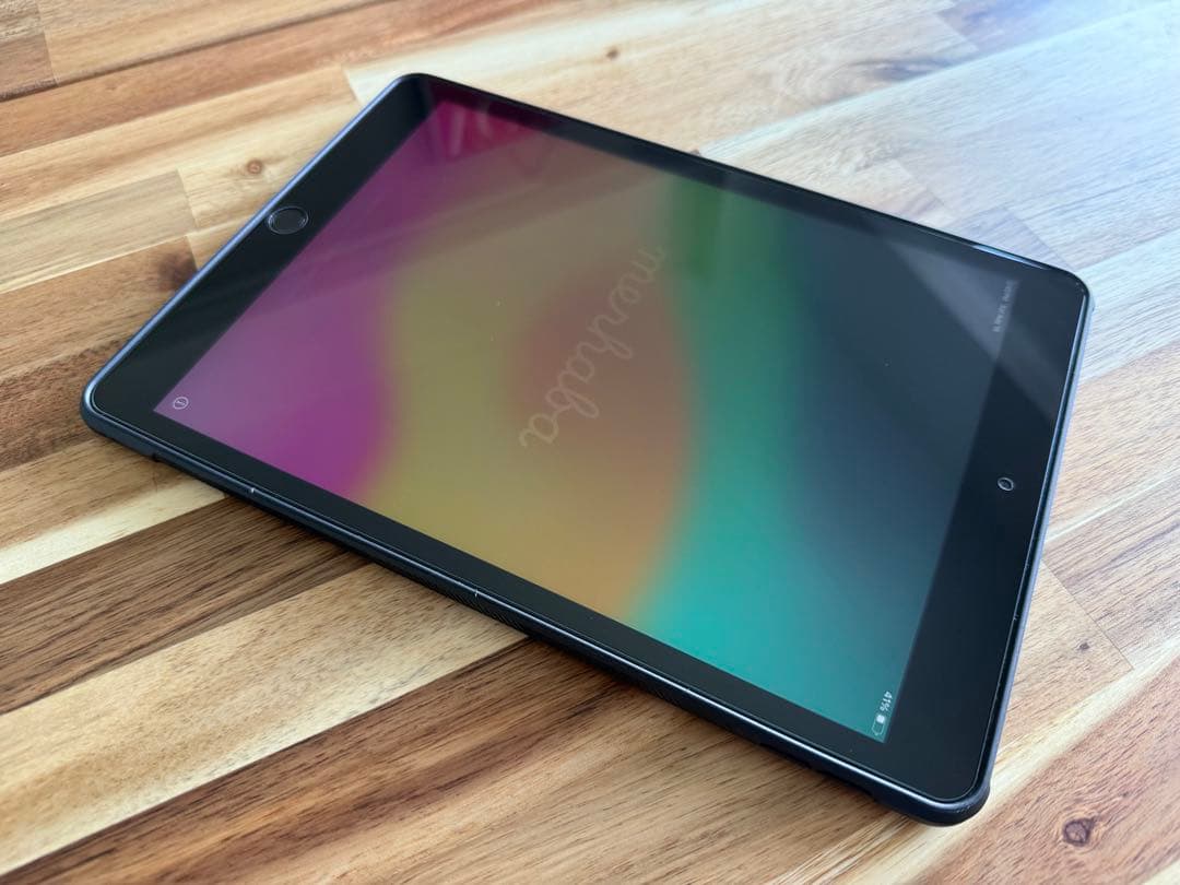 Apple iPad 第8世代 32GB Wi-Fiモデル スペースグ