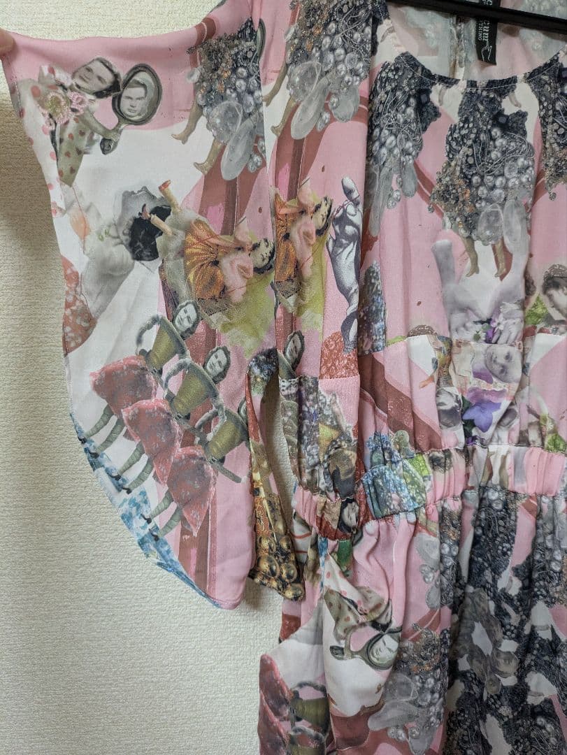 あちゃちゅむ　サテン女スカーフプリントワンピースピンク