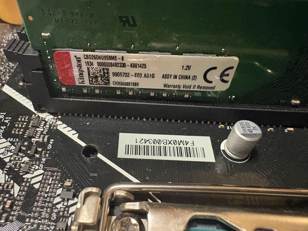 Intel Core i5-9400F 8GBメモリ×2