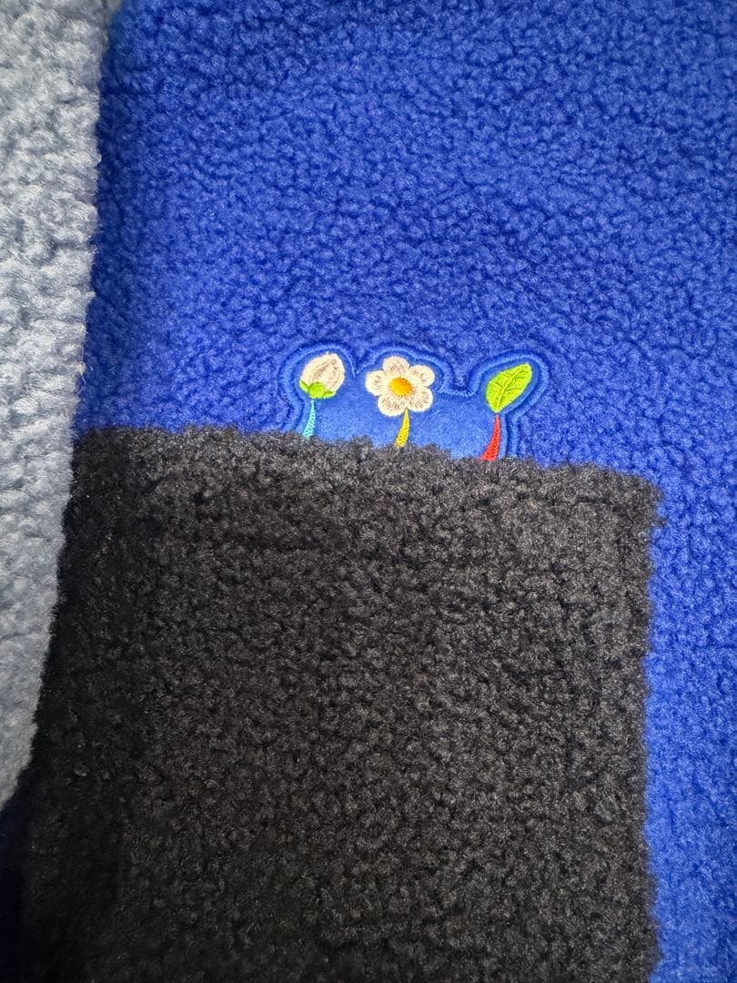 完売品！新品タグ付きBREEZE×ピクミンコラボ　リバーシブルアウター130cm