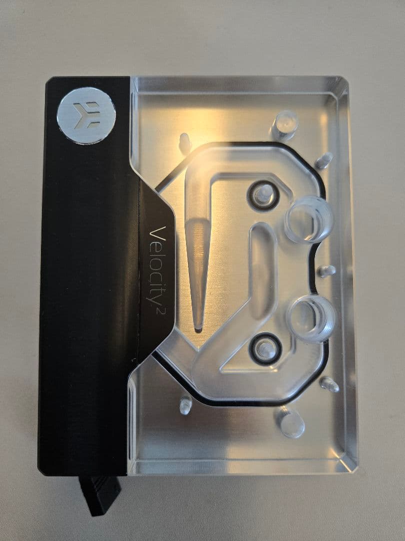 EK Quantum Velocity2 AM4 CPUウォーターブロック