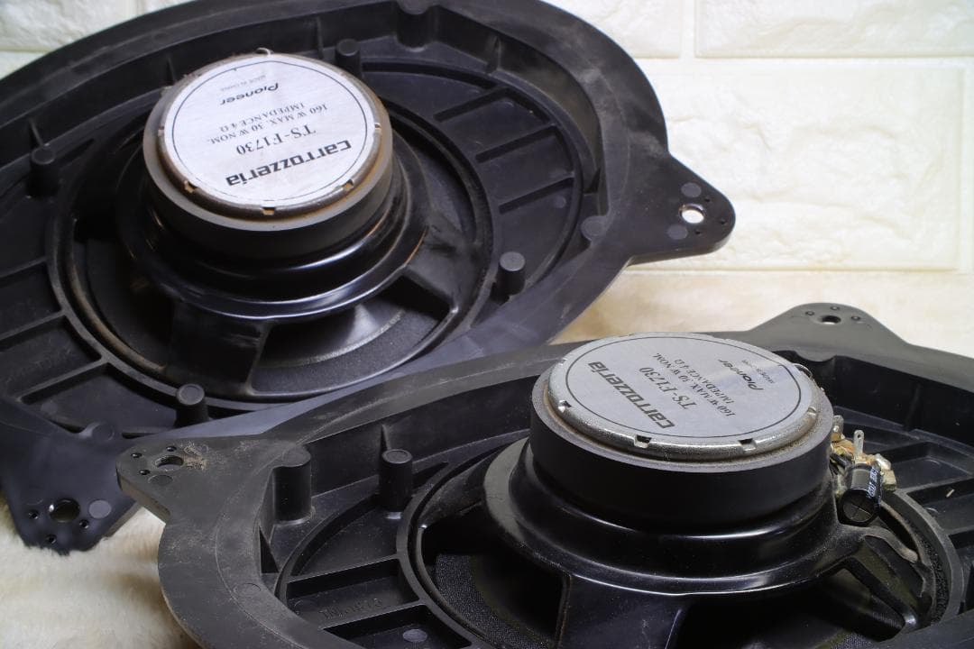 プリウス30専用設計【フロントスピーカーセット】carrozzeria 中古