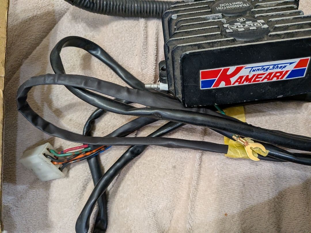 カメアリエンジンワークス製L型６気筒用レースデスビ