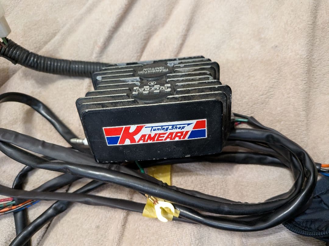 カメアリエンジンワークス製L型６気筒用レースデスビ