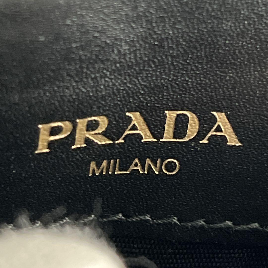 証明書付　良品　プラダ　6連キーケース　ゴールドロゴ　ブラック　レザー　男女兼用