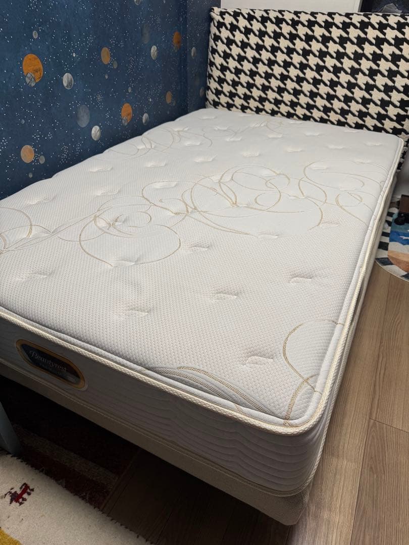 【美品】Simmonsシモンズ6.5インチゴールデンバリュー　セミダブル