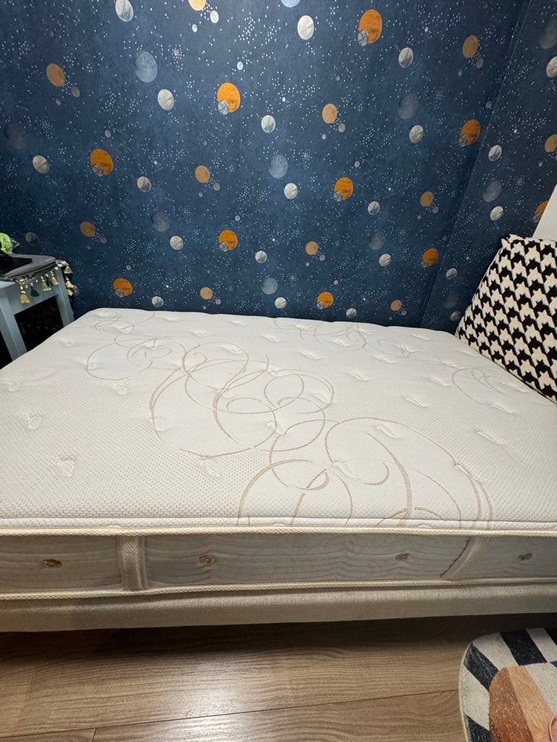 【美品】Simmonsシモンズ6.5インチゴールデンバリュー　セミダブル