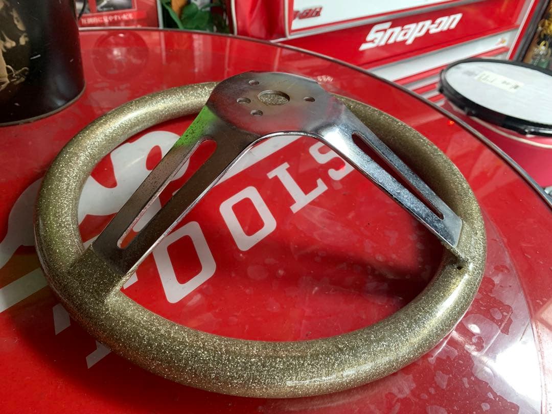 ゴールド ラメ　ステアリング　ムーンアイズ　グラント　30センチ ディープコーン