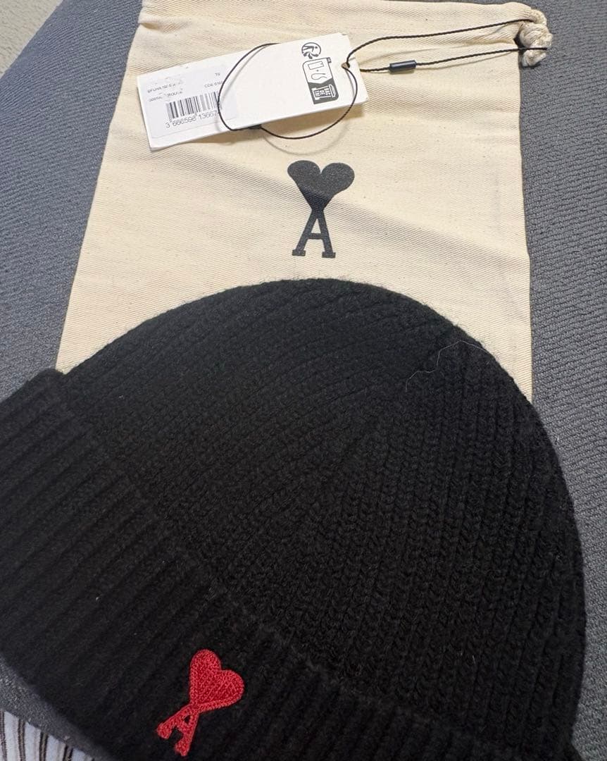 AMI PARIS ニット帽 ハートデザイン　15日まで
