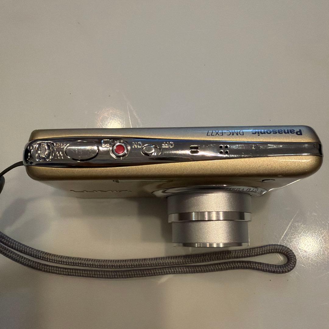 Panasonic LUMIX DMC-FX77 ゴールド