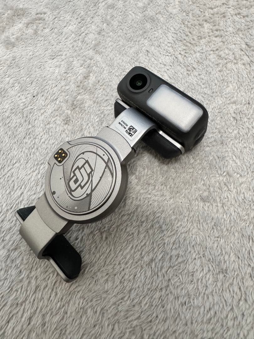 【美品】 Osmo Mobile 7P スマホ　ジンバルスタビライザー(三脚付)