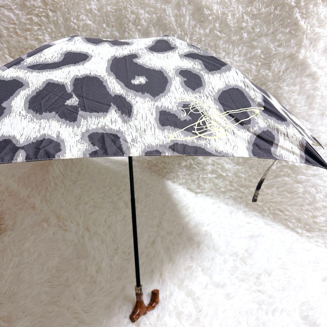 希少　ヴィヴィアンウエストウッド レオパード柄　折りたたみ傘　木製　オーブ　人気