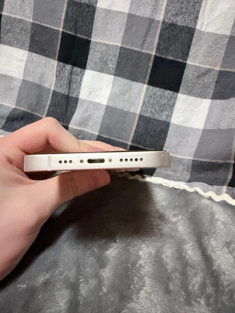 Apple iPhone 13 ホワイト スターライト　本体 充電ケーブル付き