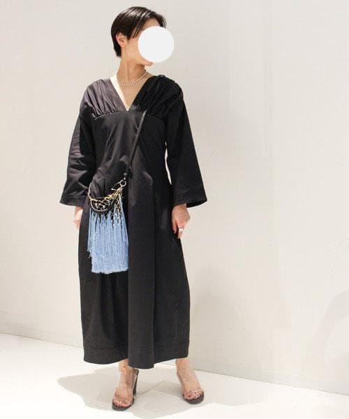 美品 ELIN 5万 ブラックのワンピース エリン デミルクスビームス Z89