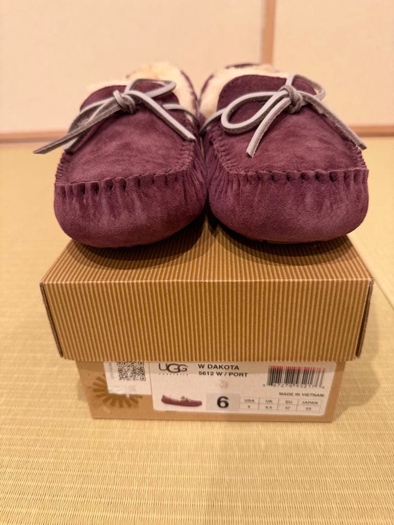 専用になりました。UGG W DAKOTA モカシン 6 パープル
