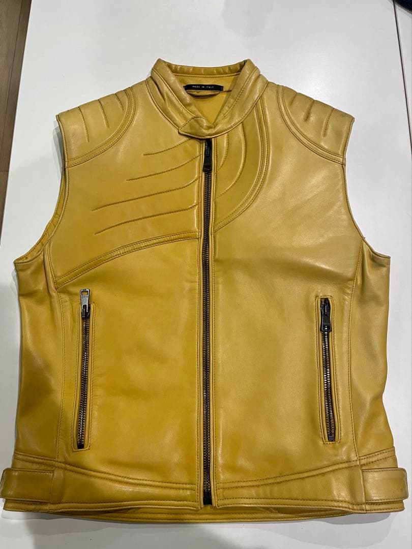 レ*求様 GUCCI レザーベスト黄色　サイズ表記48