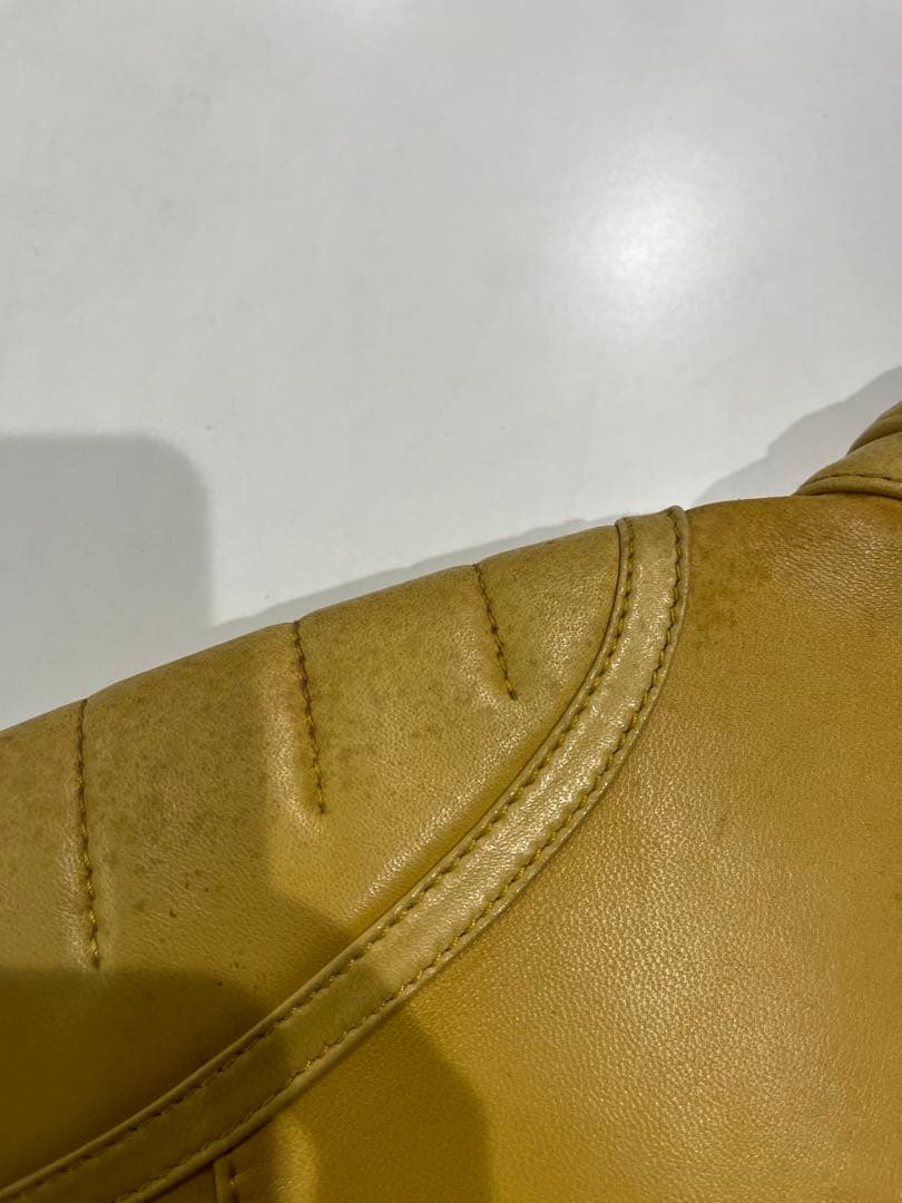 レ*求様 GUCCI レザーベスト黄色　サイズ表記48