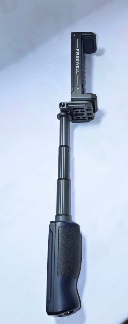 ほぼ新品 Freewell スマホ グリップ ＆NEEWER ハンドルグリップ