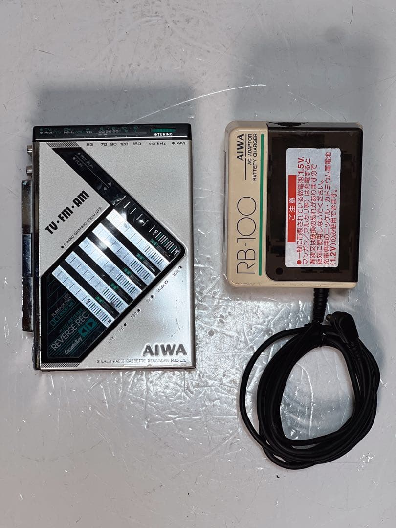 AIWA HS-J9 カセットボーイ TV/AM/FM ジャンク
