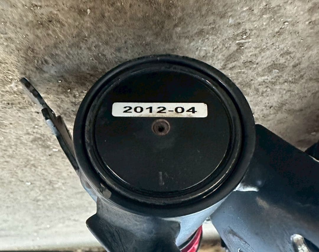 パーツ DAMPER ZZR DAA-NHP10 TOYOTA AQUA