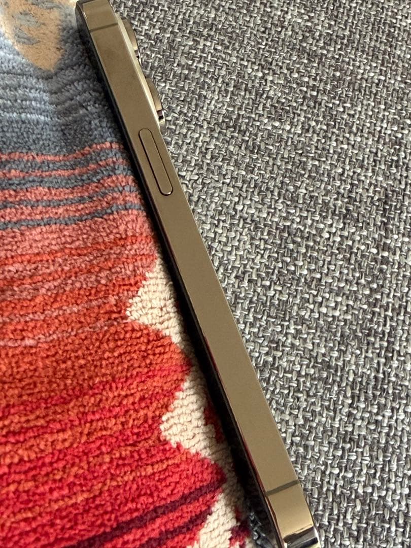 【美品】Apple iPhone 14 pro 256GB ゴールド