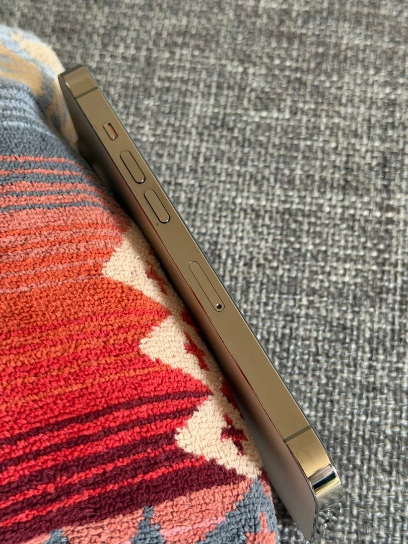 【美品】Apple iPhone 14 pro 256GB ゴールド