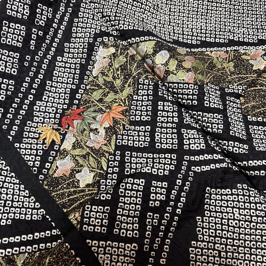 【1/18】訪問着☆花柄（絞り・刺繍）（黒色）