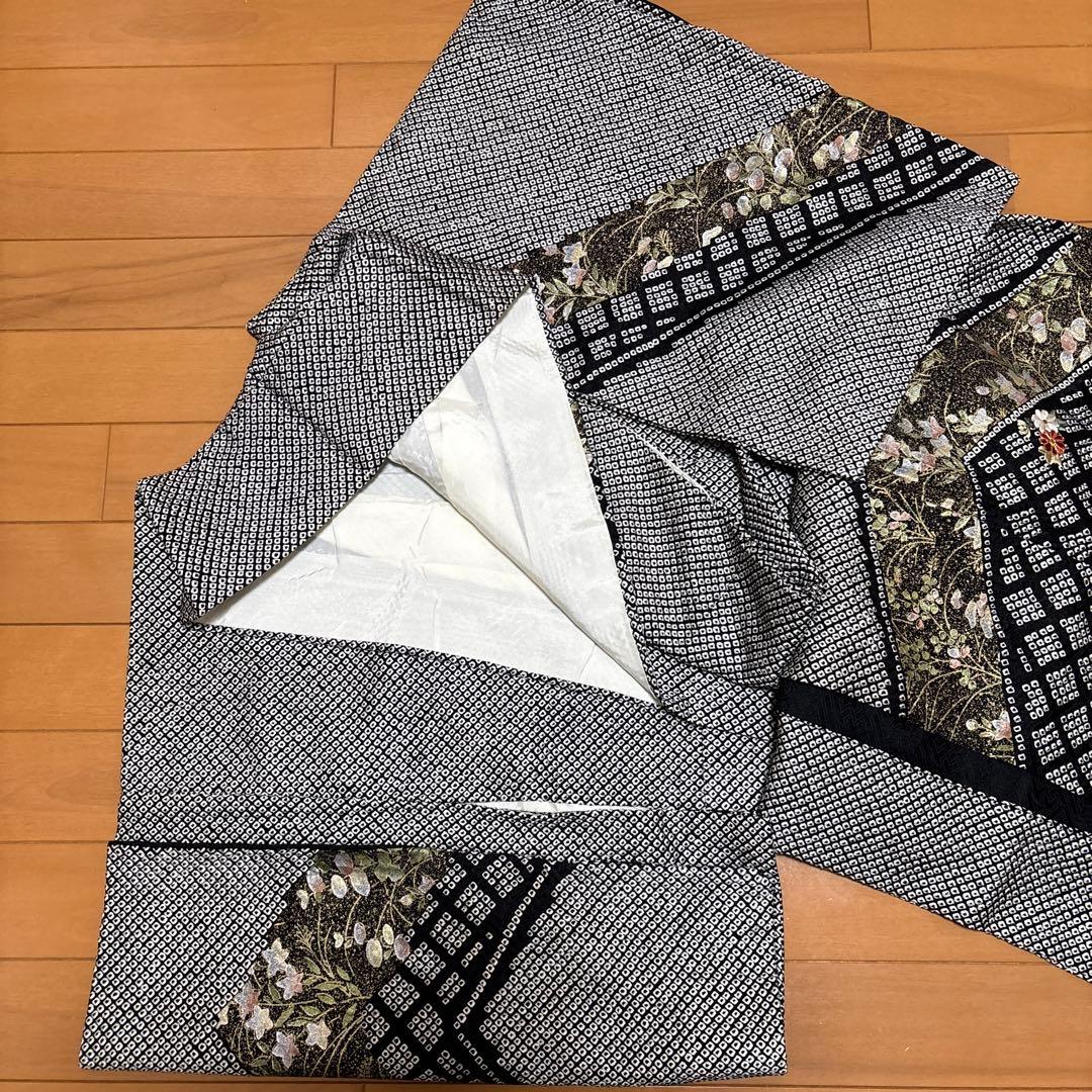 【1/18】訪問着☆花柄（絞り・刺繍）（黒色）