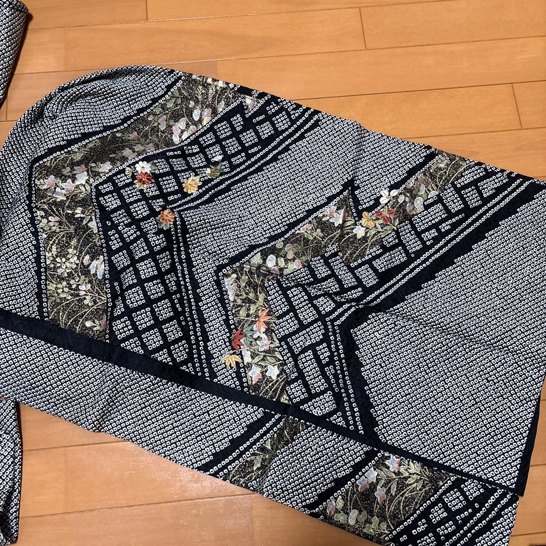 【1/18】訪問着☆花柄（絞り・刺繍）（黒色）
