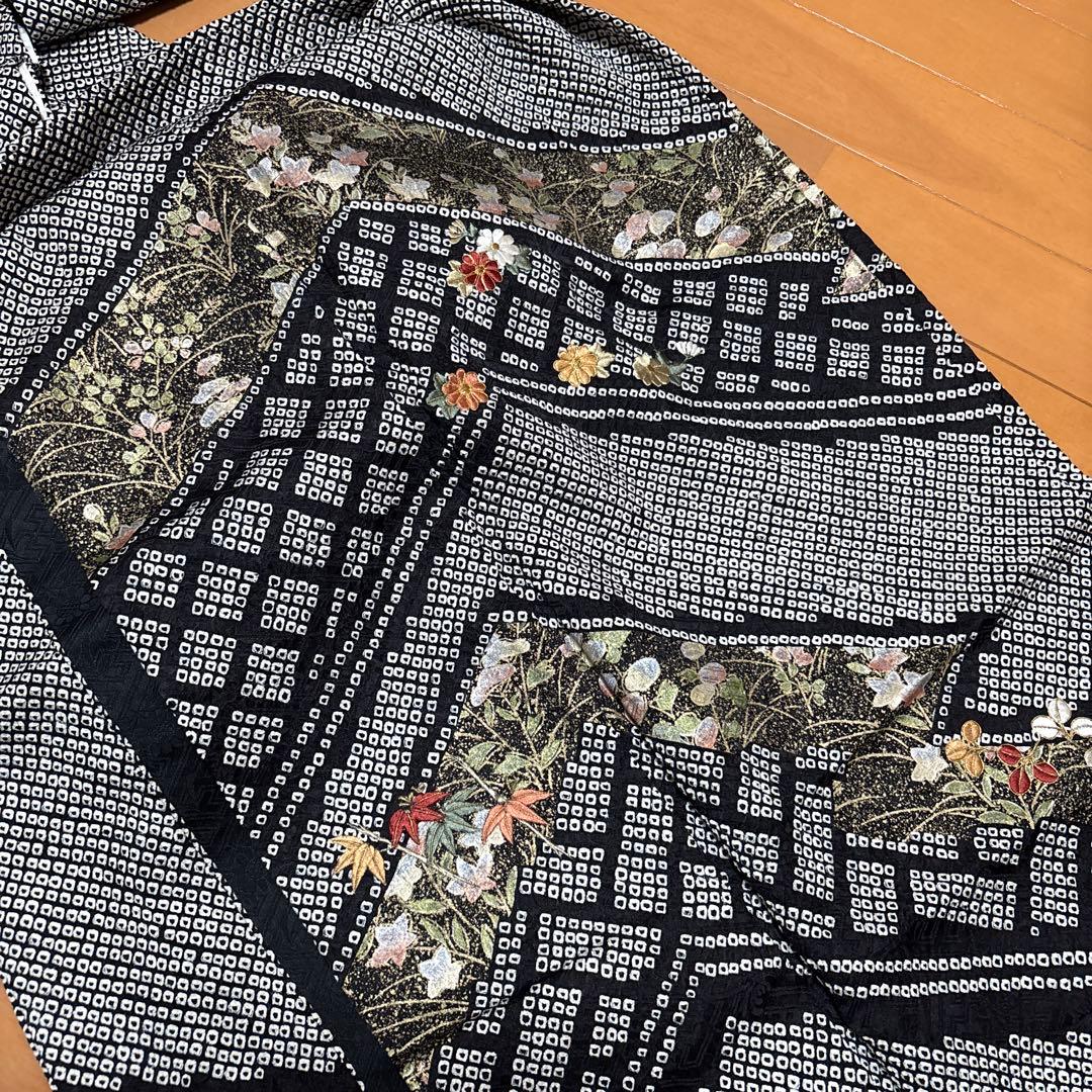 【1/18】訪問着☆花柄（絞り・刺繍）（黒色）