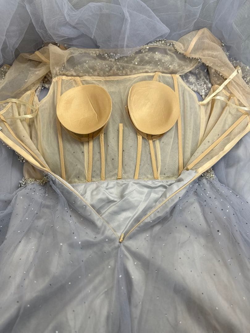 ビーズ刺繍オフショルダーライトブルーロングドレス