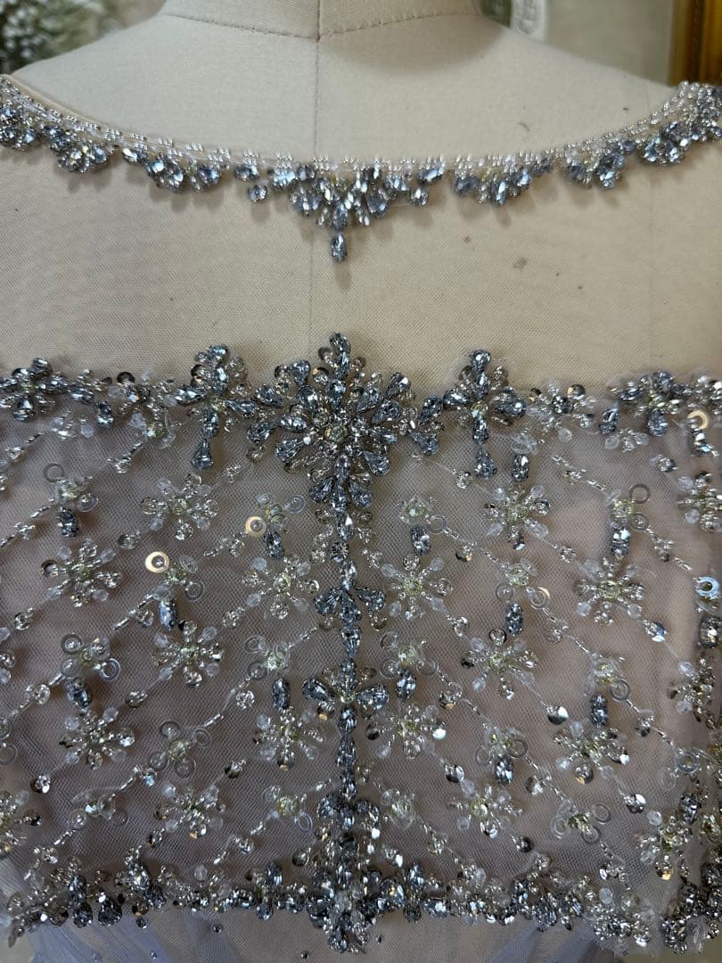 ビーズ刺繍オフショルダーライトブルーロングドレス