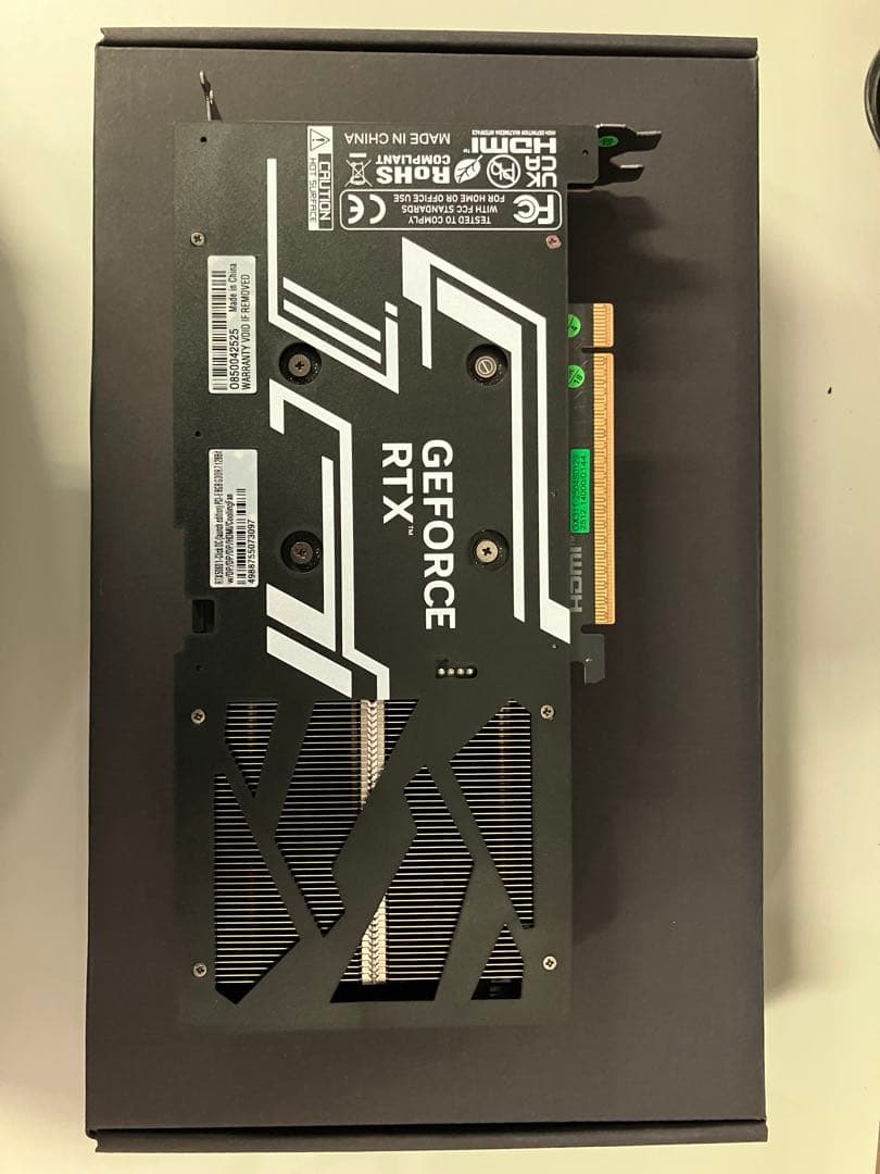 【美品】玄人志向 GeForce RTX 5060 8GB