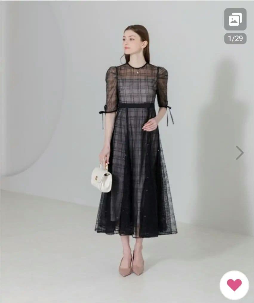 leja パーティードレス　スパンコール　レジャ　М