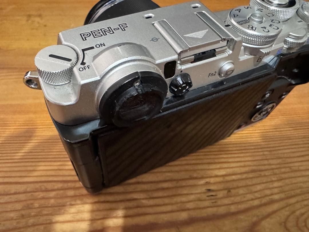OLYMPUS PEN-F ミラーレス一眼 本体とレンズ
