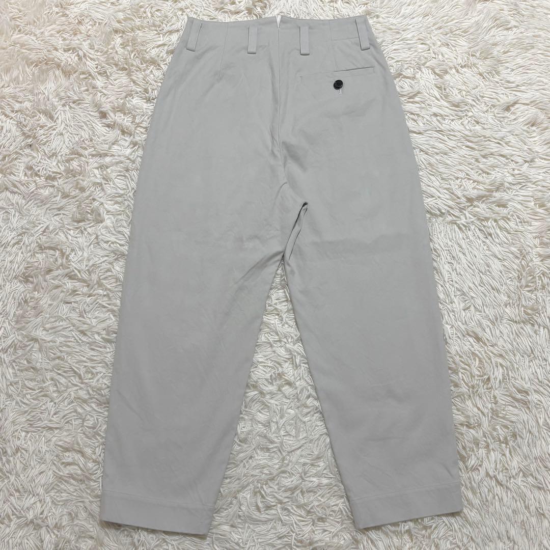 美品24SS MARGARETHOWELL コットン カービー テーパードパンツ