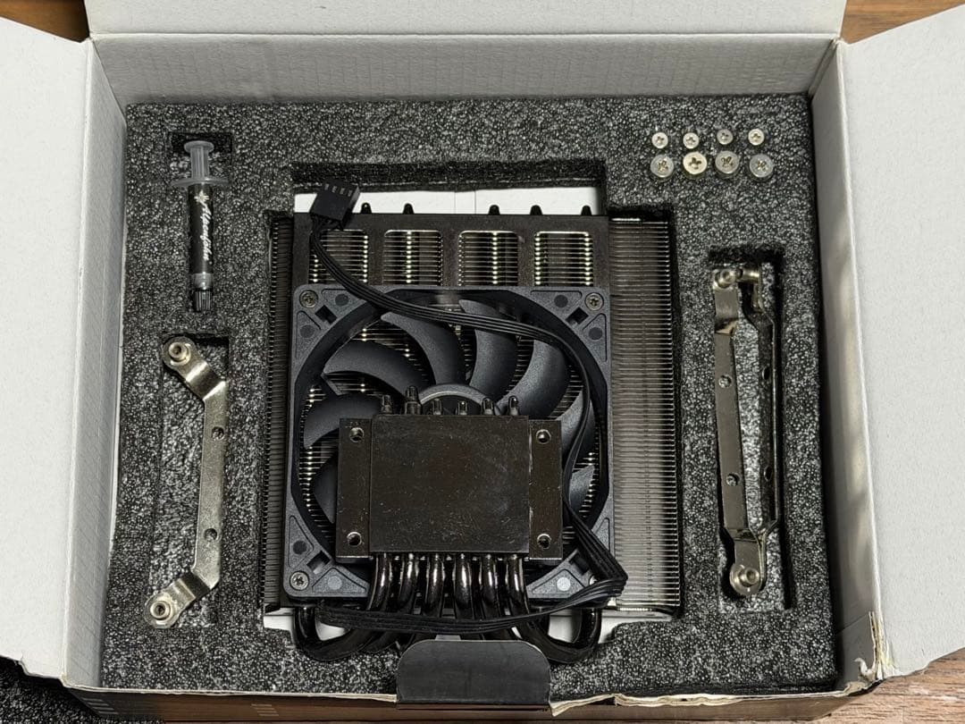 Alpenfoehn Black Ridge CPUクーラー